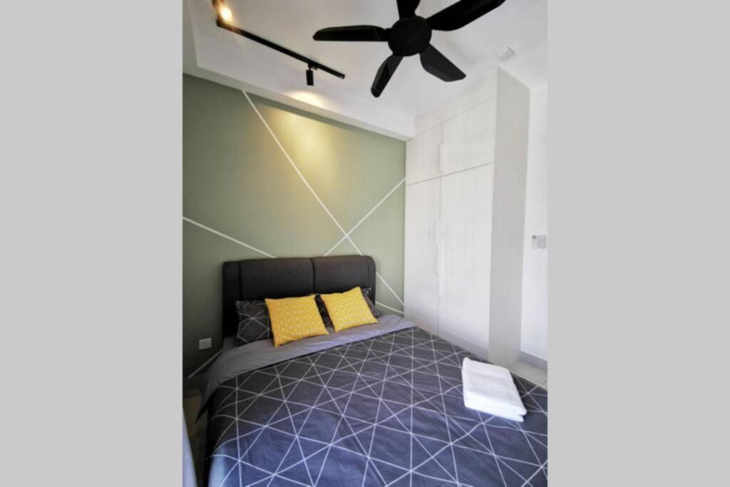 Astetica Pool & Lake View High Floor 100Mbps Wifi Netflix Seri Kembangan Exterior foto